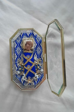 Fatschenkindl im Glaskasten