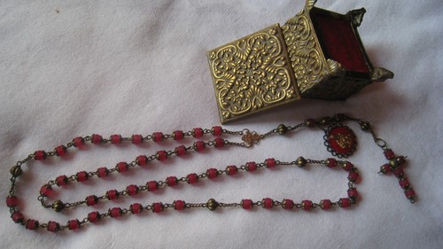 Rosenkranz aus roten