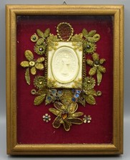 Klosterarbeit: Gips- Medaillon